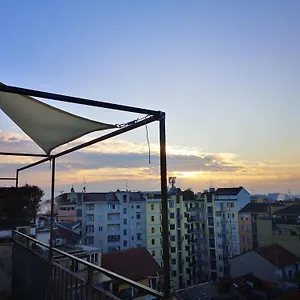 Skyline In Citta Studi A 1 Minuto Dal Metro Con Terrazzo Wi-fi E Netflix , Mailand Italien